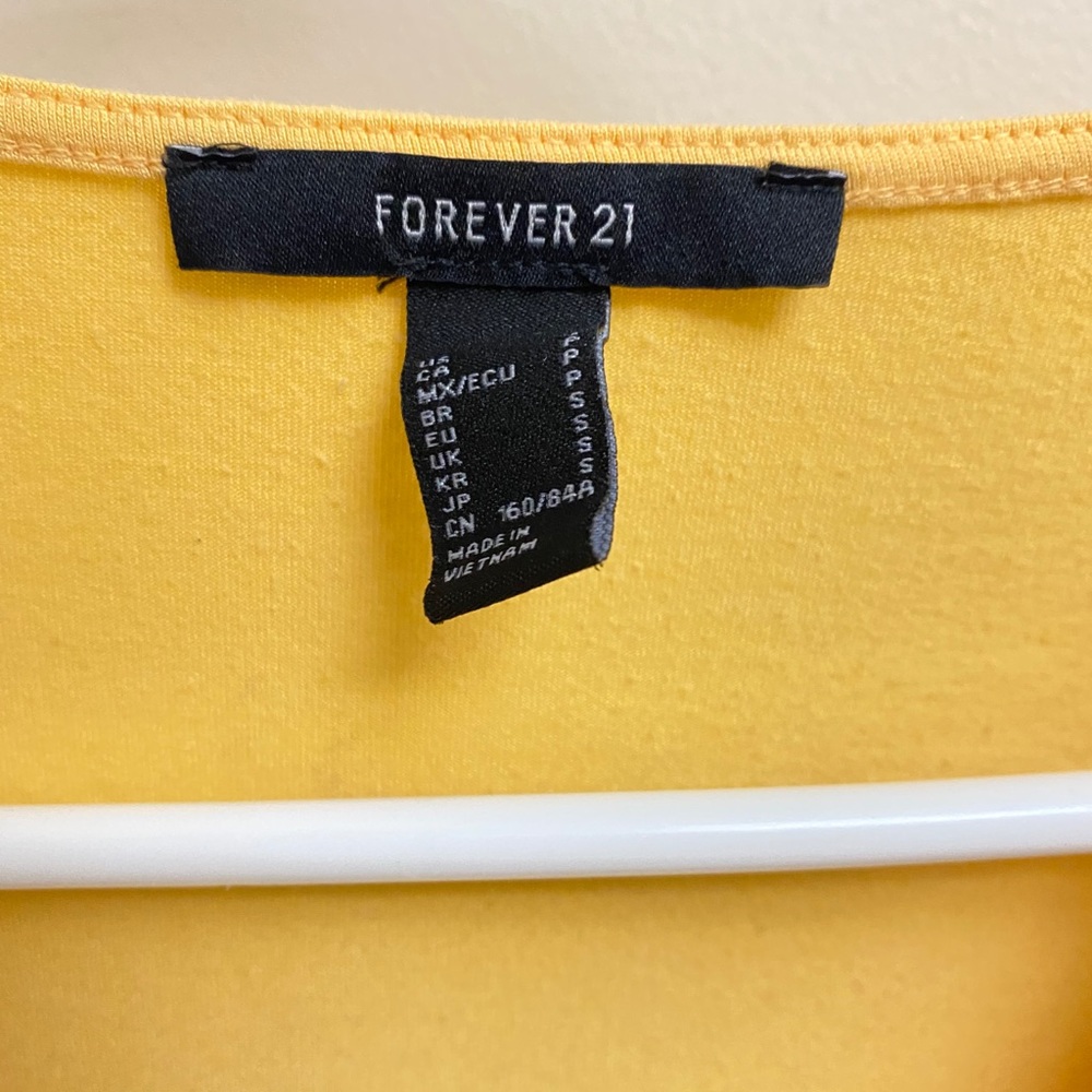 YELLOW TOP - Picture 2 of 2